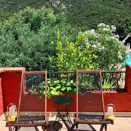 Casa Vermella *